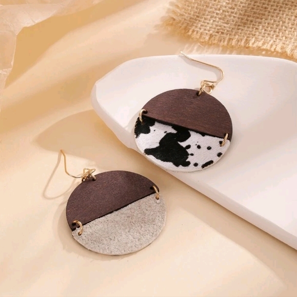 🍉5 for $25* Wood Cow Earrings - Picture 3 of 4